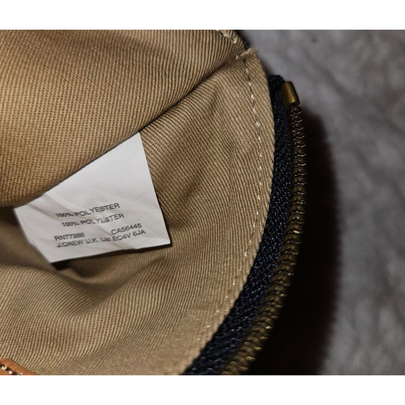 J Crew Make Up Bag Black with Lip Design Pattern & Tassle - Picture 4 of 6